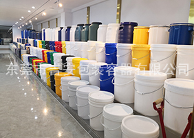巨屌黄色视频网站吉安容器一楼涂料桶、机油桶展区